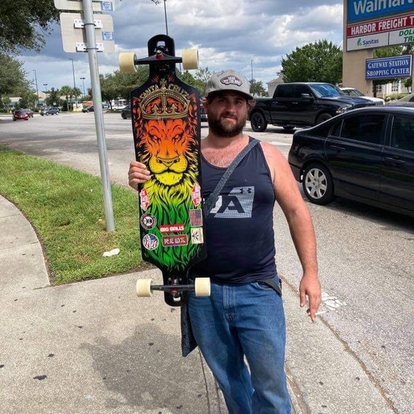 Meet your Posher, Daniel - Picture 2 of 5